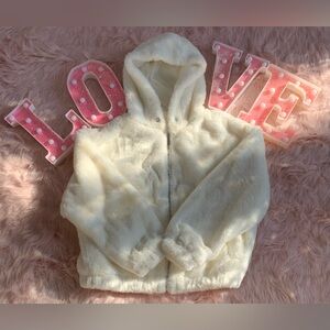 Junior’s Cozy White Jacket 🤍